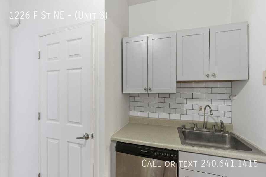 1226 F St Ne - Photo 7 of 16