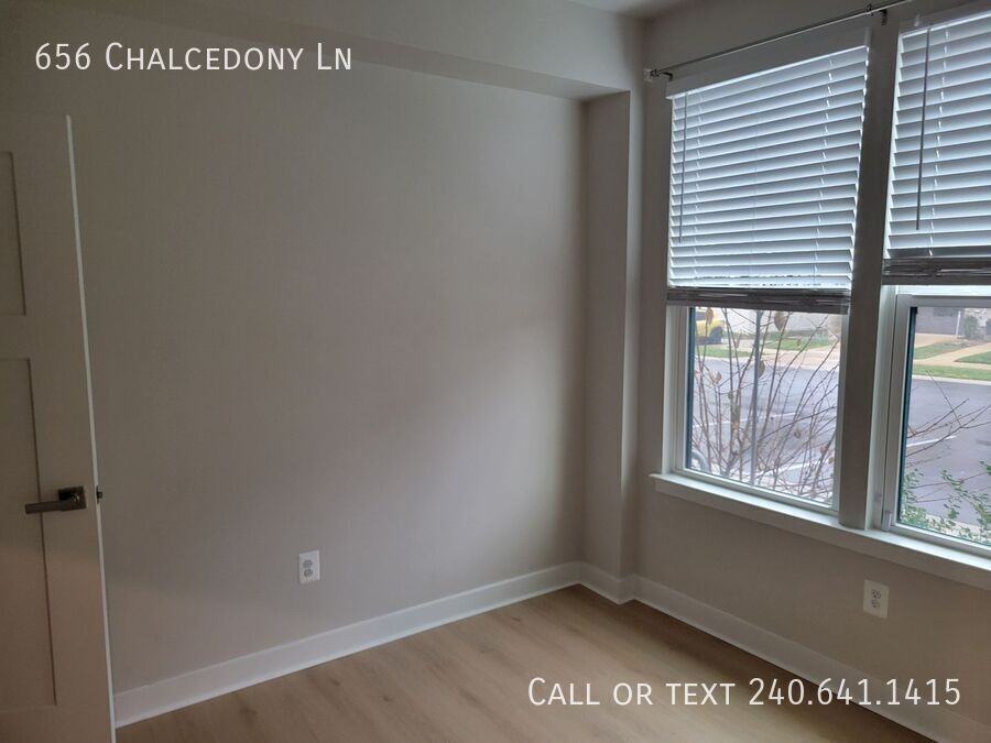 656 Chalcedony Ln - Photo 3 of 24