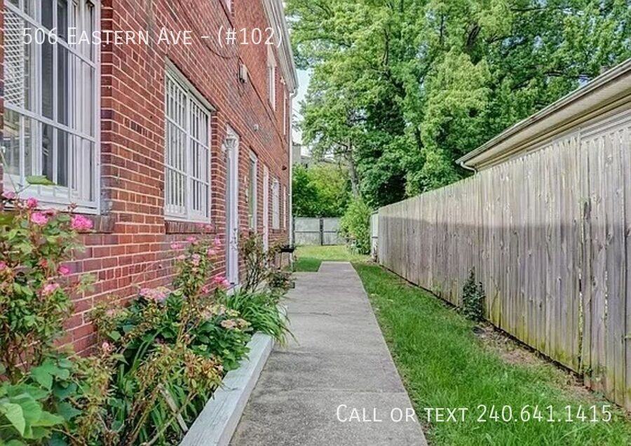 506 Eastern Ave Ne #102 - Photo 2 of 15