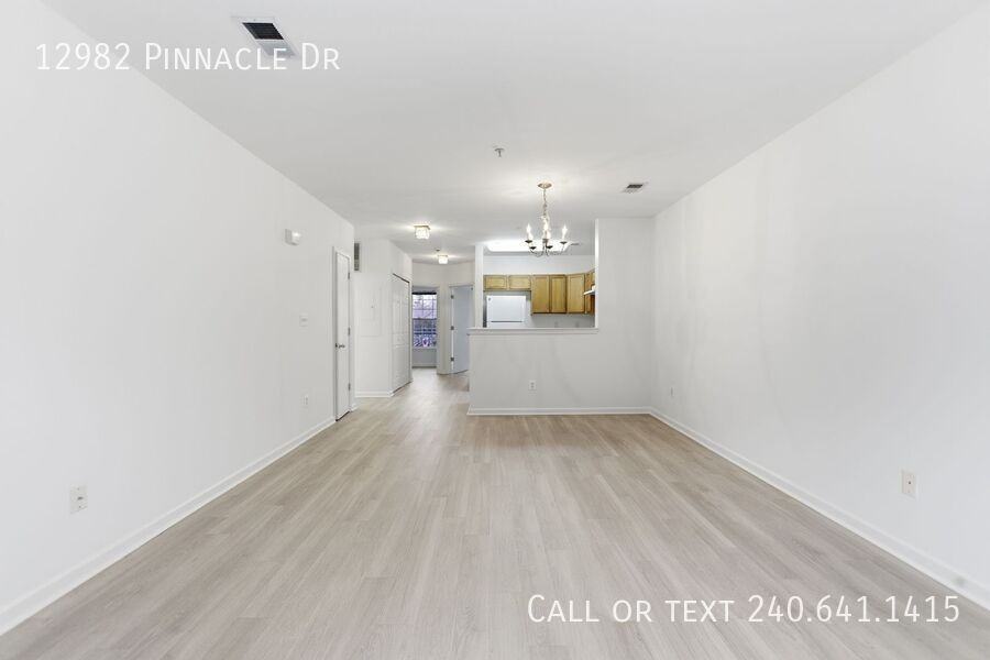 12982 Pinnacle Dr - Photo 2 of 14