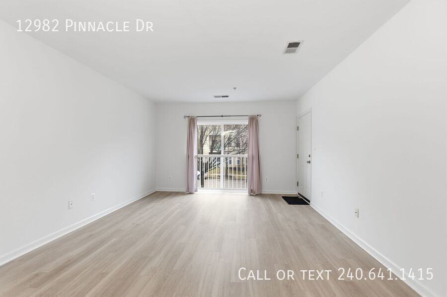 12982 Pinnacle Dr - Photo 3 of 14