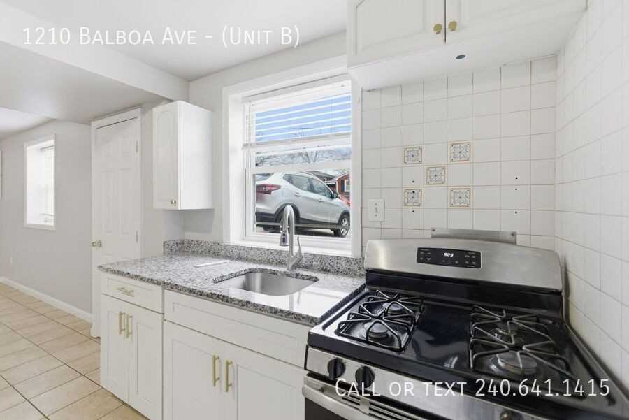 1210 Balboa Ave - Photo 6 of 16
