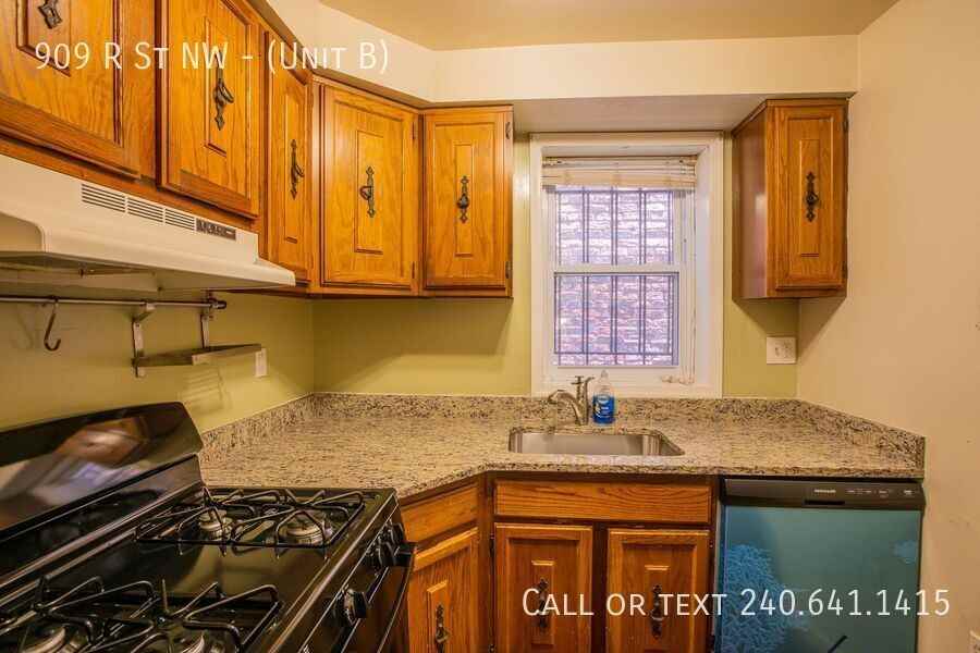 909 R St Nw - Photo 5 of 18