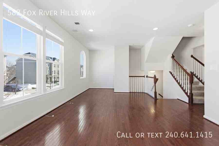 582 Fox River Hills Way - Photo 2 of 28