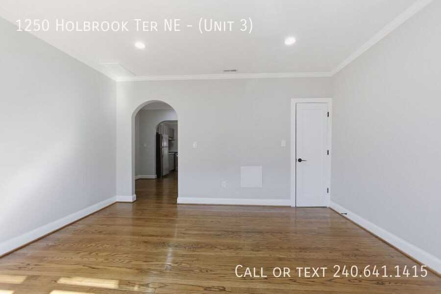 1250 Holbrook Ter Ne - Photo 2 of 13