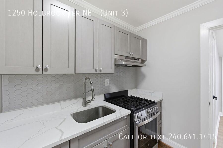 1250 Holbrook Ter Ne - Photo 6 of 13