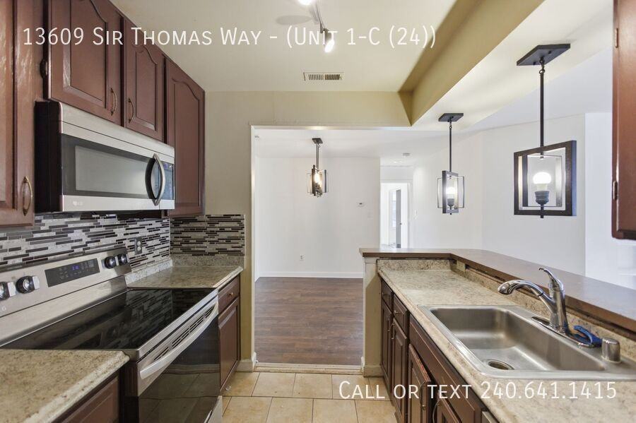 13609 Sir Thomas Way - Photo 7 of 17