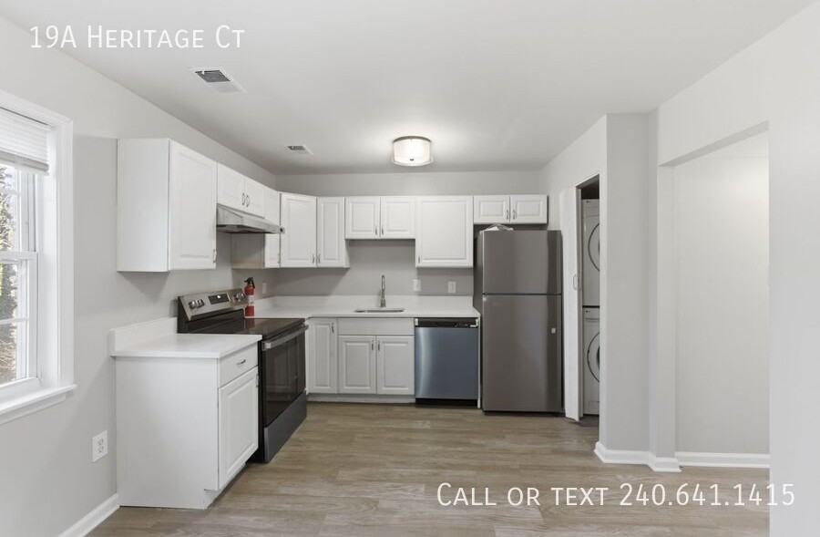 19 Heritage Ct Apt A - Photo 4 of 15