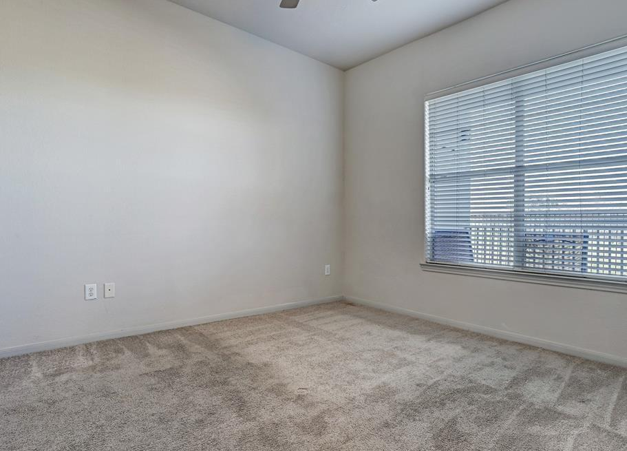 1441 East St - Photo 4 of 10