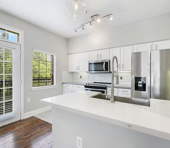 1515 Sandy Springs Rd - Photo 3 of 11