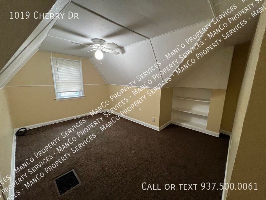 1019 Cherry Dr - Photo 2 of 10