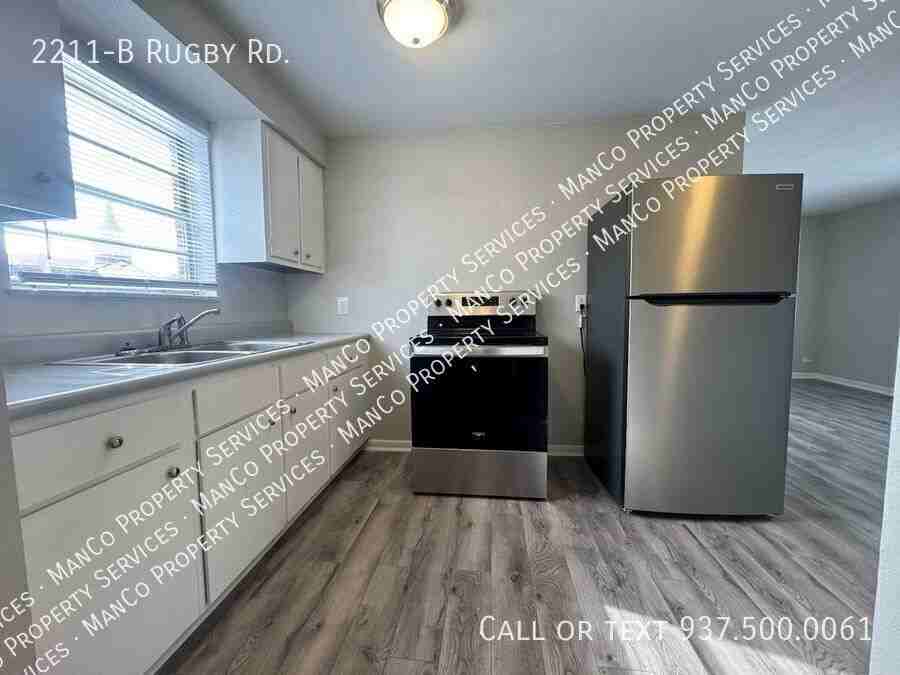 2211 Rugby Rd Apt B - Photo 4 of 11