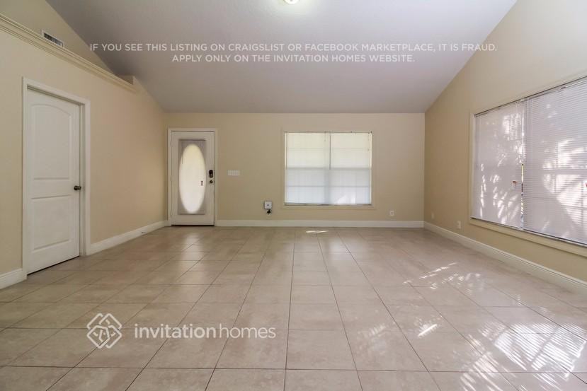 15553 67th Ct N - Photo 2 of 16