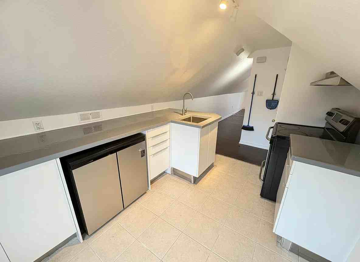 41 Fairview Ave #3 - Photo 2 of 15