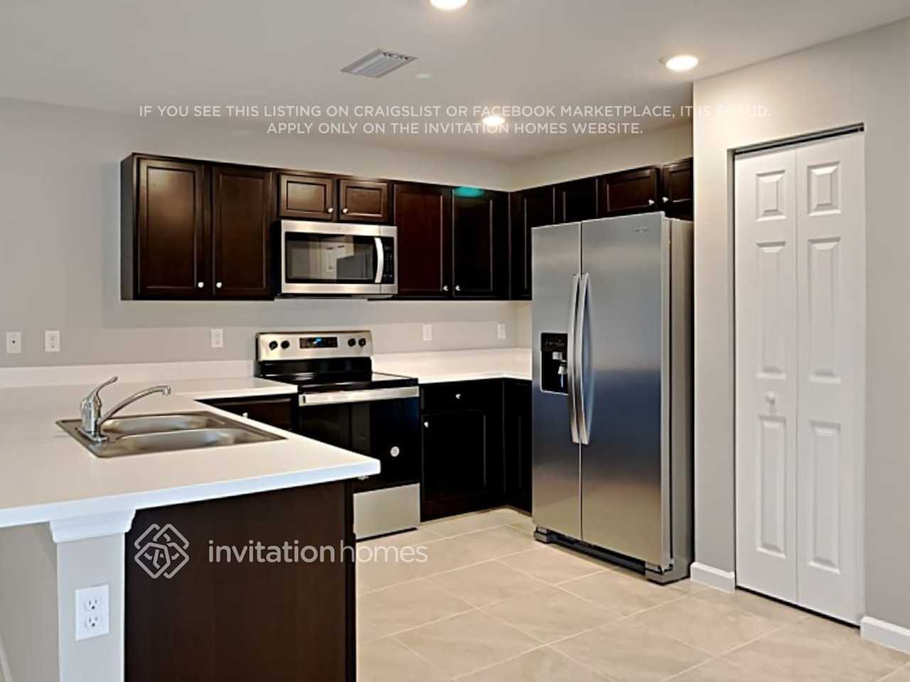 1081 Sw Macao Ave - Photo 6 of 19