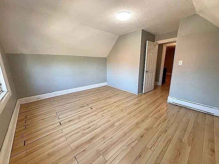 76 Sanford Ave S #4 - Photo 5 of 7