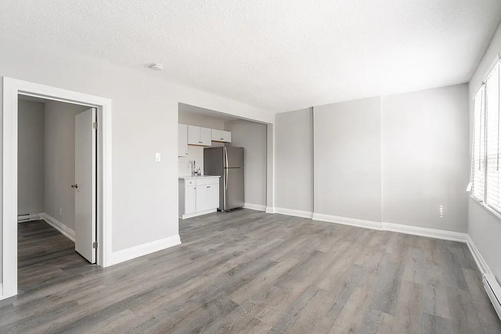 81 Gibson Ave #6 - Photo 3 of 13