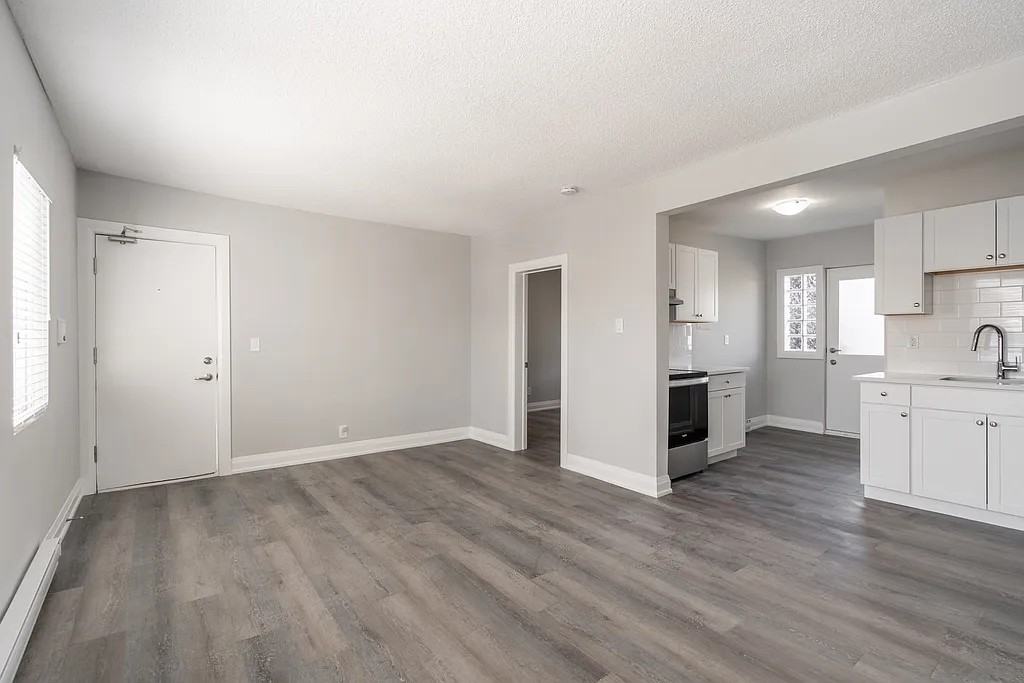 81 Gibson Ave #6 - Photo 4 of 13