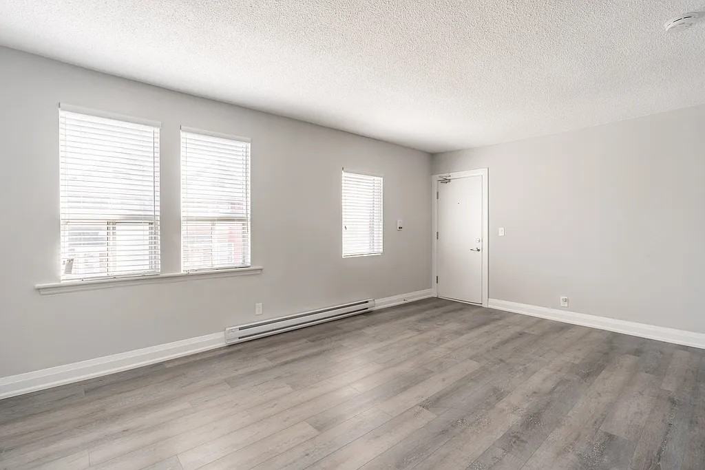 81 Gibson Ave #6 - Photo 6 of 13