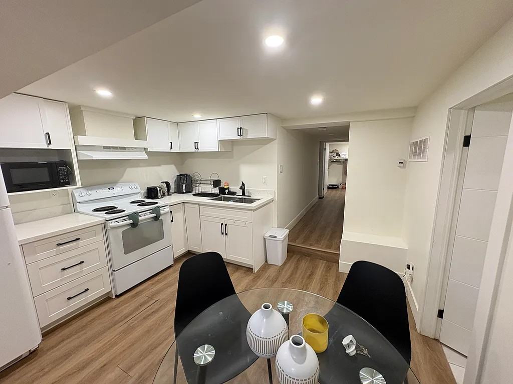 174 East Ave N - Photo 2 of 14