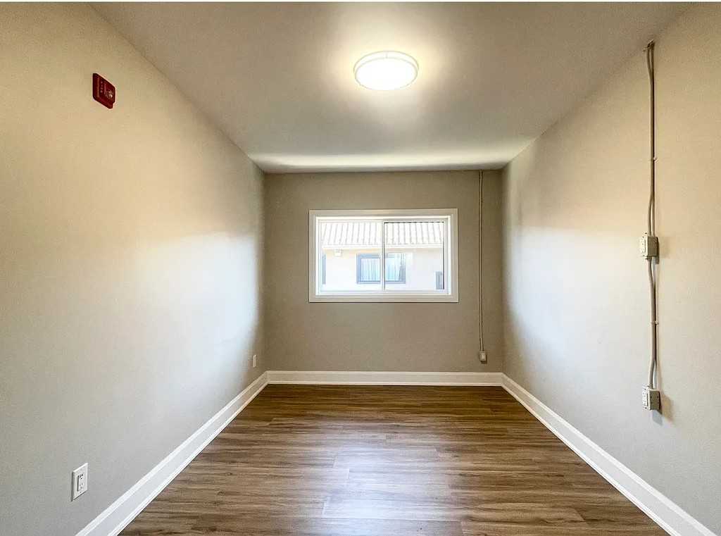 540 King St E #C7 - Photo 7 of 12