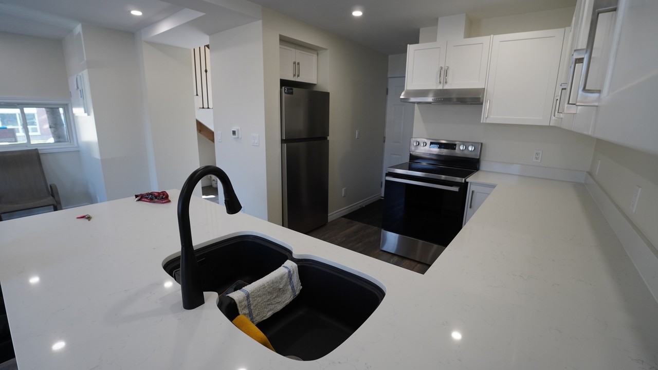 246 Forest Ave - Photo 7 of 24