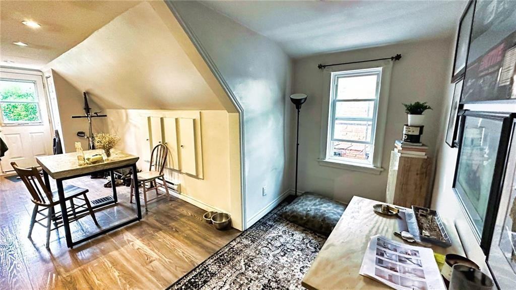 24 Locke St S #3 - Photo 7 of 9