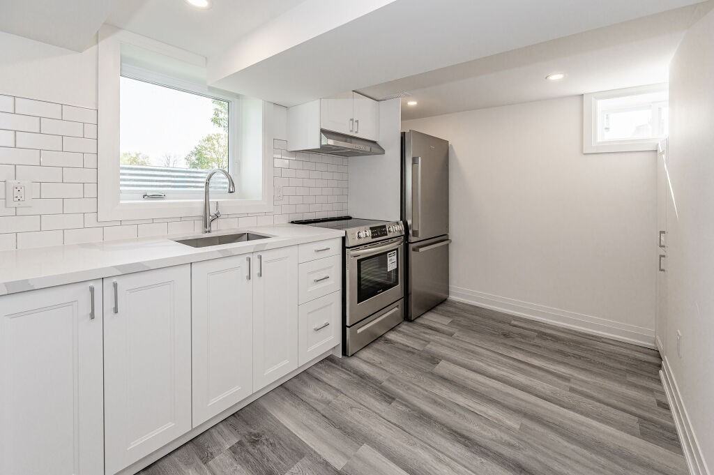 379 East 38th St #2 - Photo 3 of 18