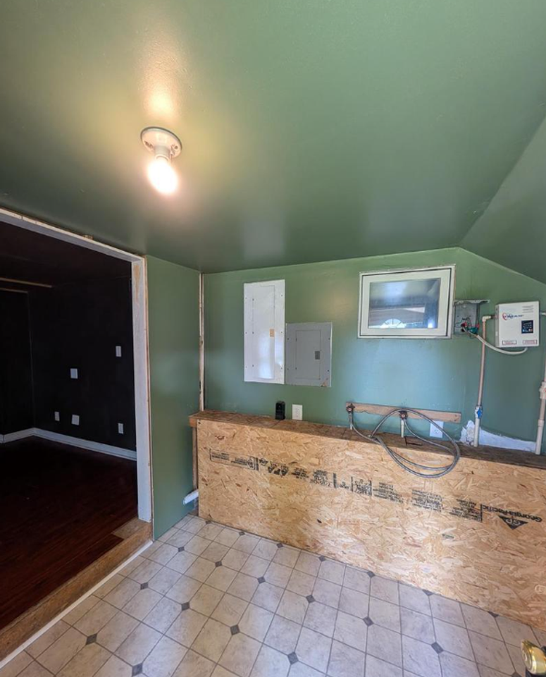 202 E Market St - Photo 3 of 11