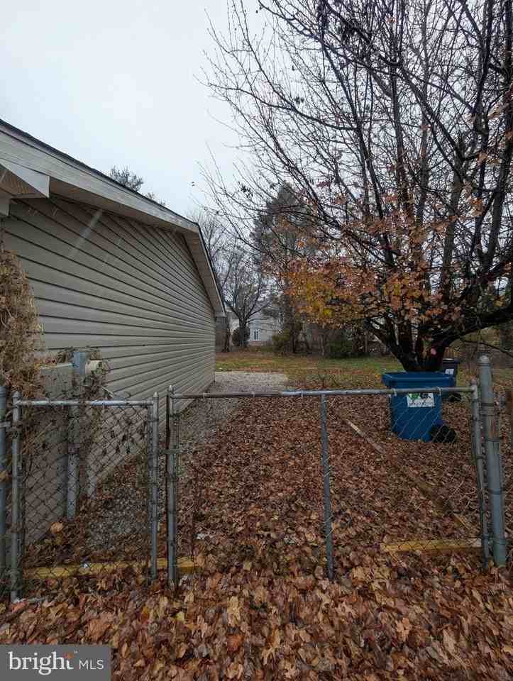 2 Hawkesbury Ct - Photo 3 of 50