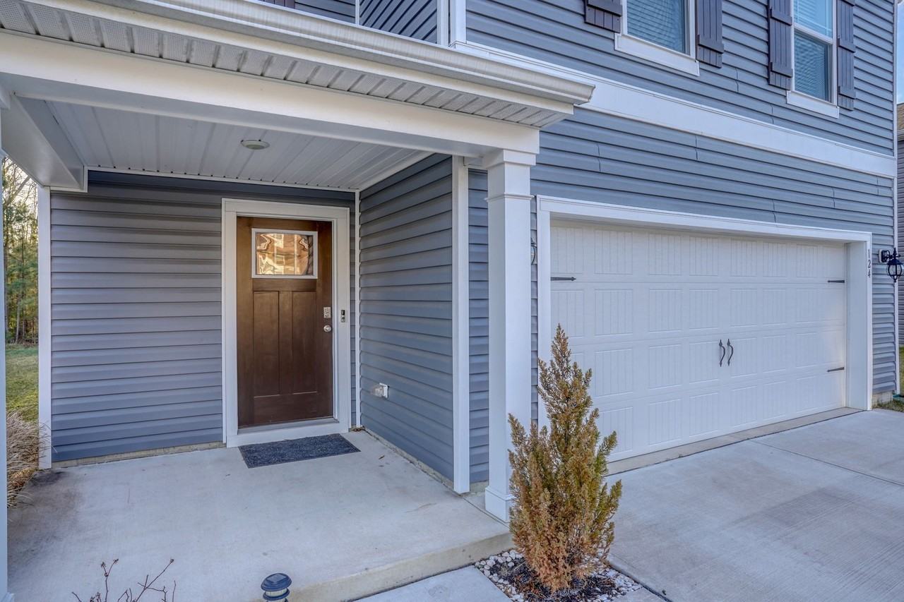 124 Currant Cir - Photo 4 of 40