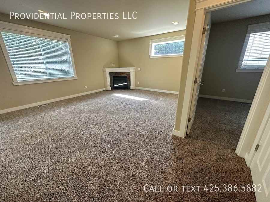 9720 186th St E - Photo 6 of 43