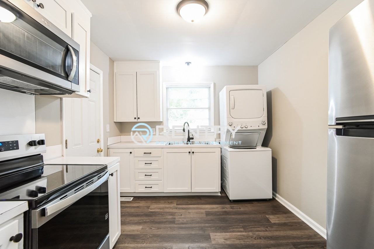2731 Bradford St - Photo 2 of 15