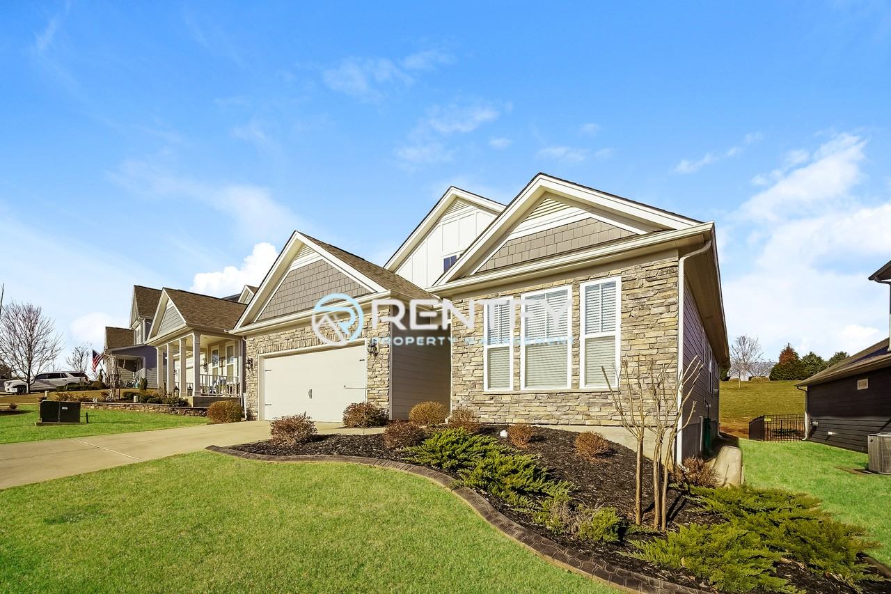 446 Secretariat Dr - Photo 2 of 20