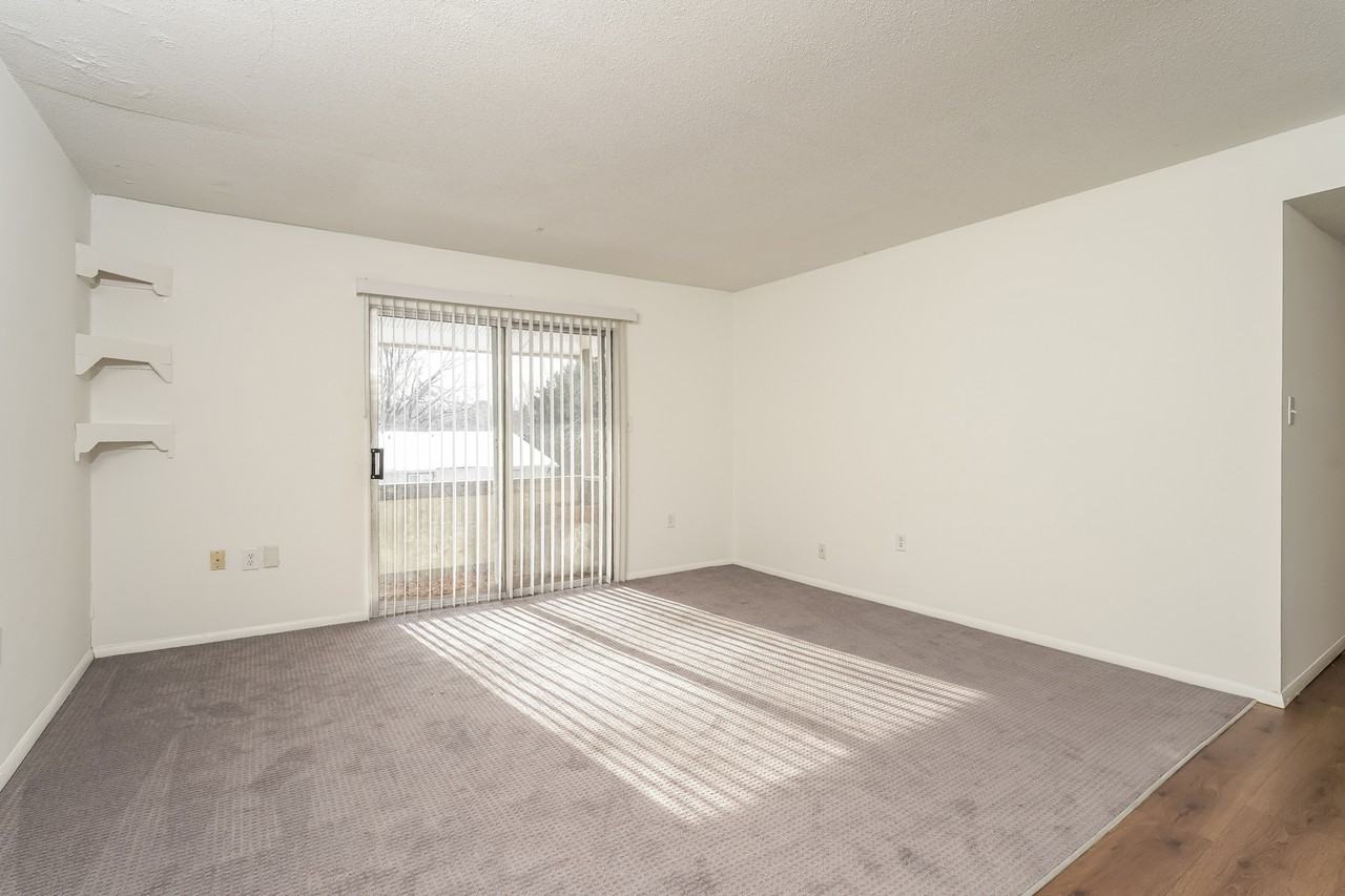 2205 Sunderland Rd #115D - Photo 3 of 10