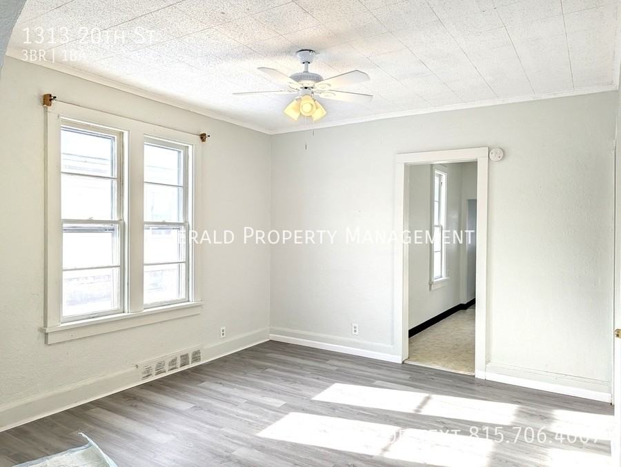 1313 20th St - Photo 3 of 18