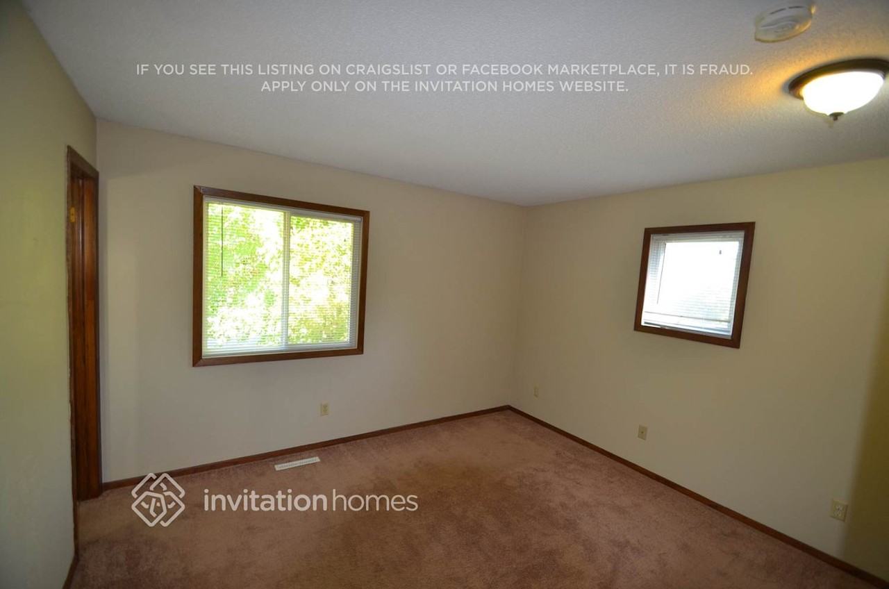 2601 E 121st St - Photo 2 of 8