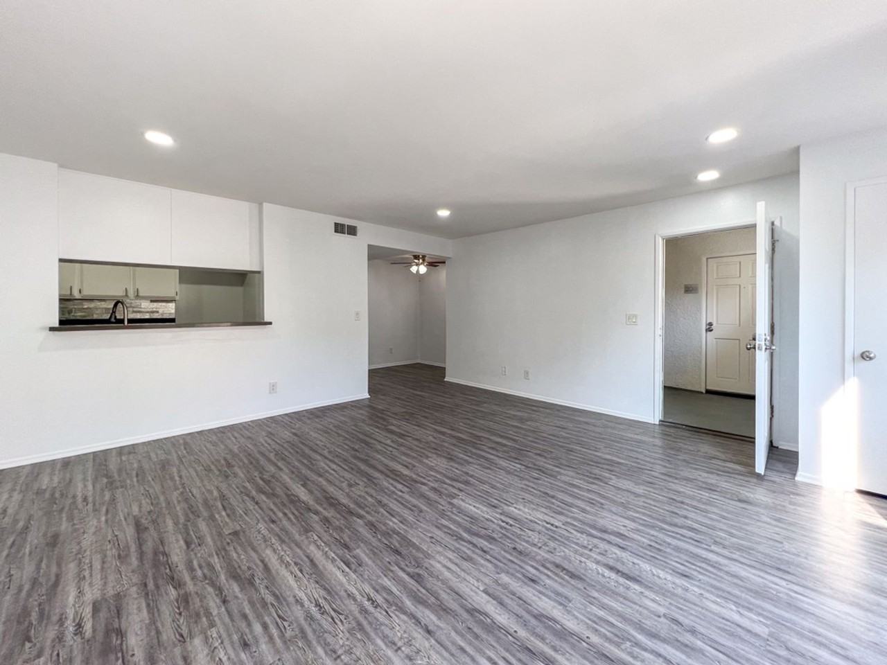 5104 Sepulveda Blvd - Photo 6 of 26
