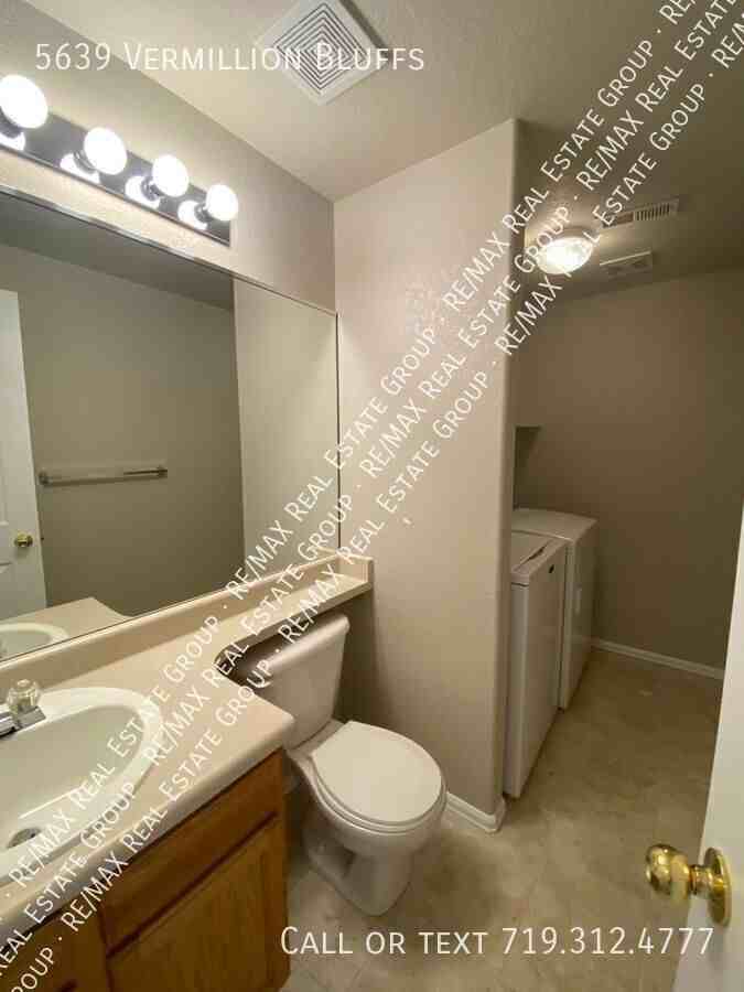 5639 Vermillion Bluffs Dr - Photo 3 of 14