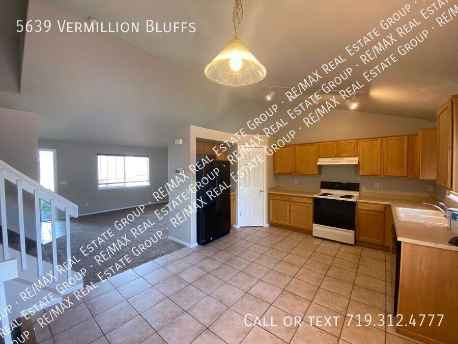 5639 Vermillion Bluffs Dr - Photo 6 of 14