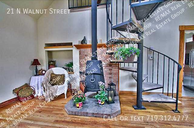 21 N Walnut St - Photo 3 of 13