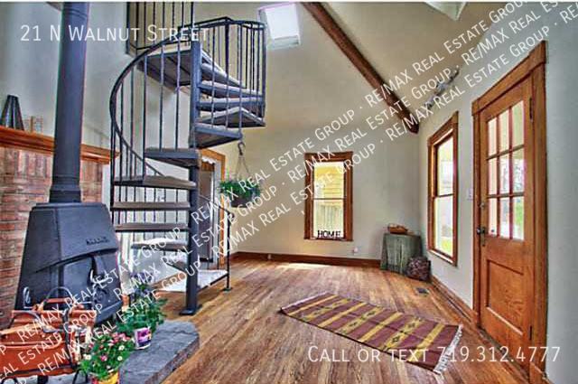 21 N Walnut St - Photo 4 of 13