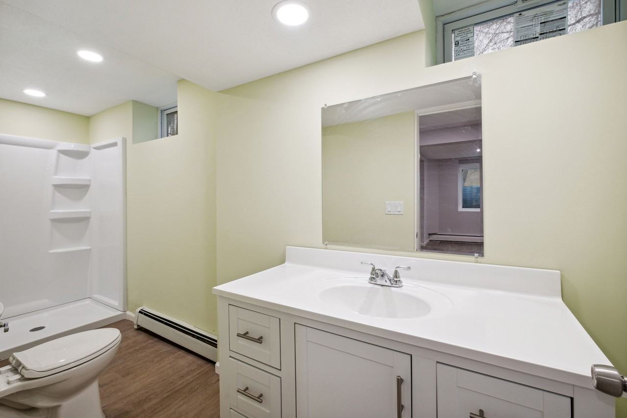 1033 Bluff Ave E - Photo 7 of 12