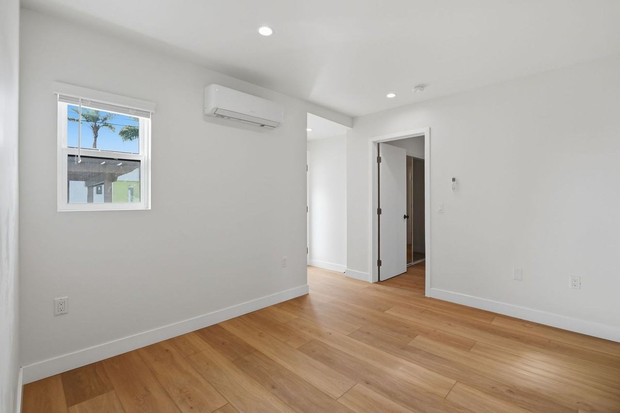 2735 Broadway #3 - Photo 6 of 15