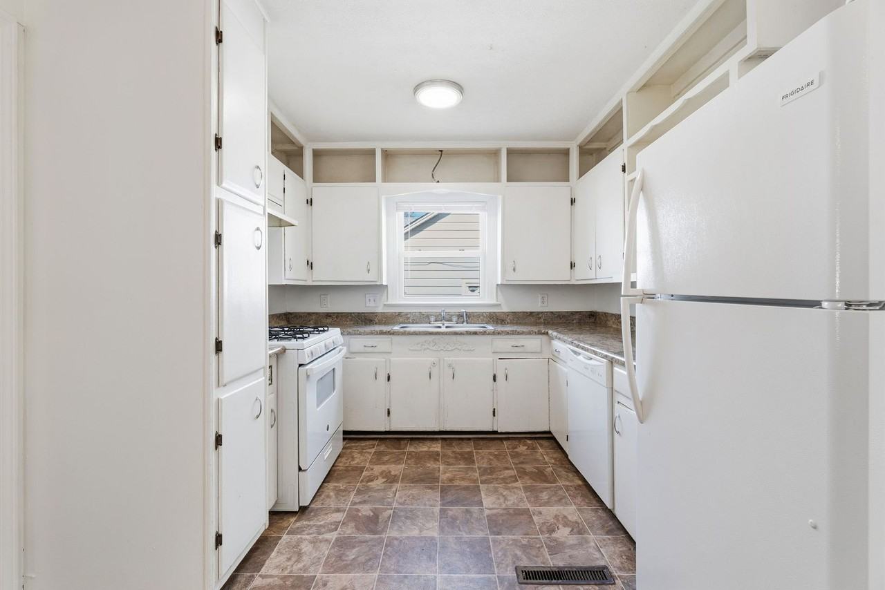 1511 N 39th St - Photo 7 of 25