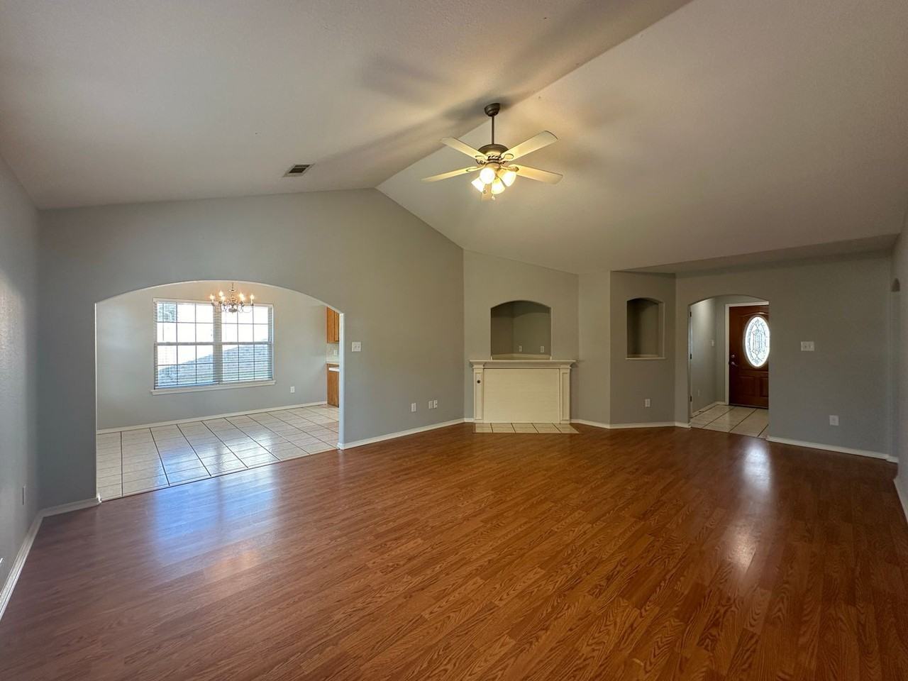 609 Apple Valley Dr - Photo 4 of 30