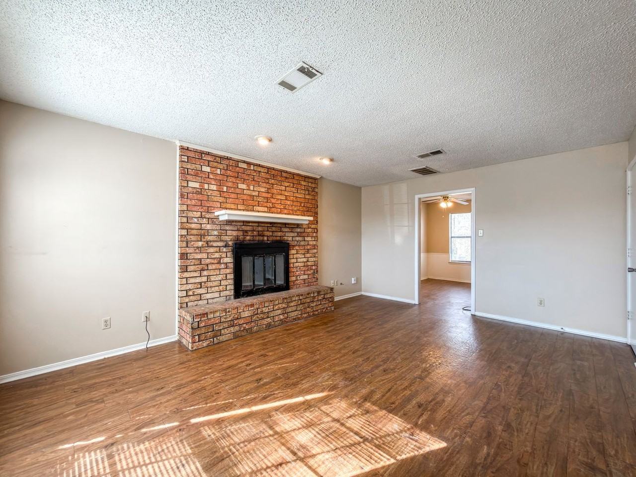 8510 Harvard Dr - Photo 2 of 13