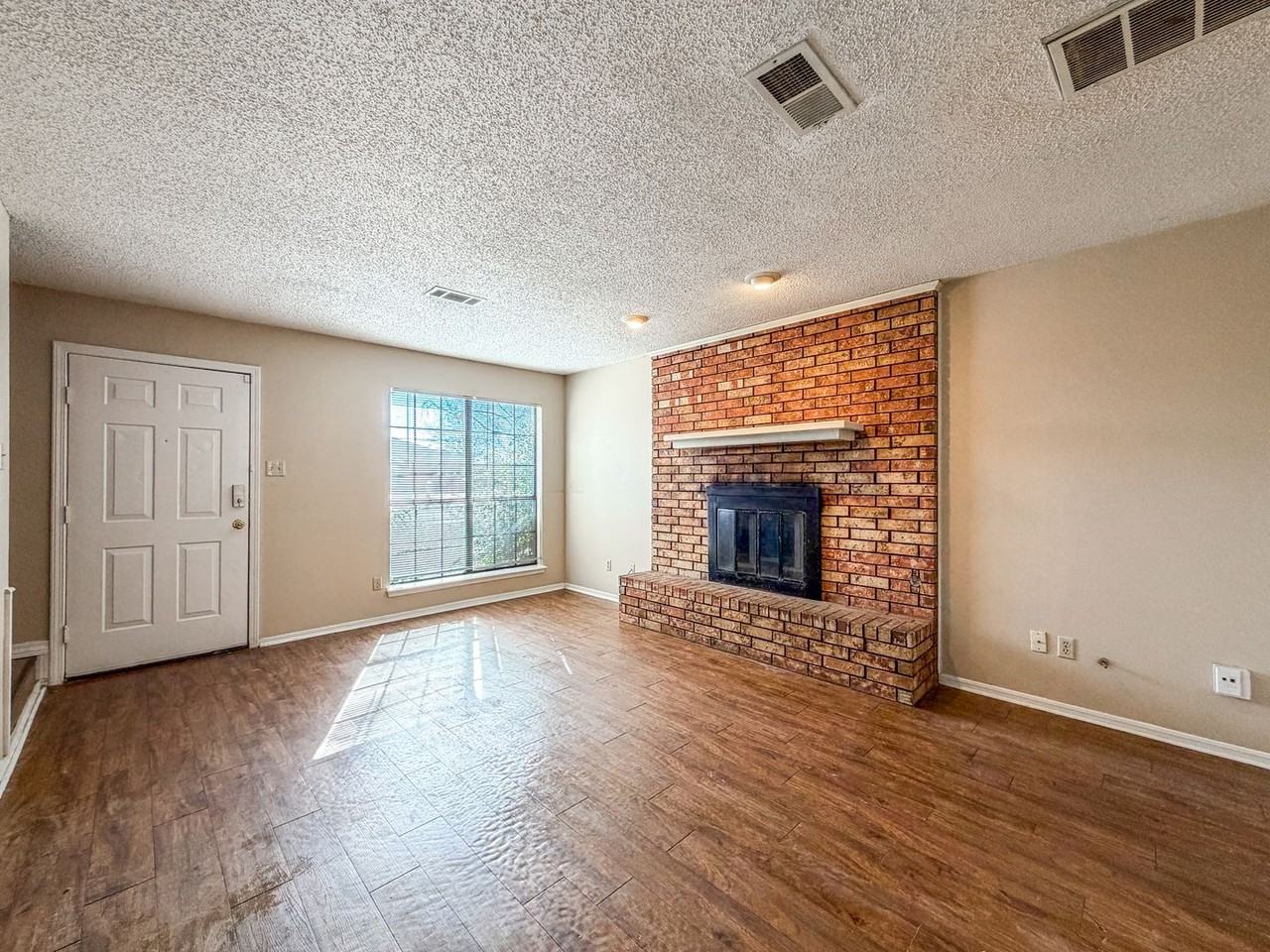 8510 Harvard Dr - Photo 3 of 13