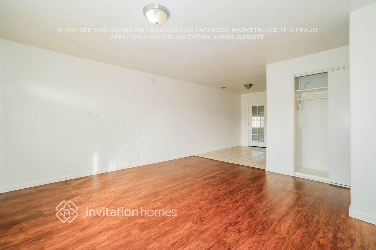 2124 Winafred St - Photo 4 of 17