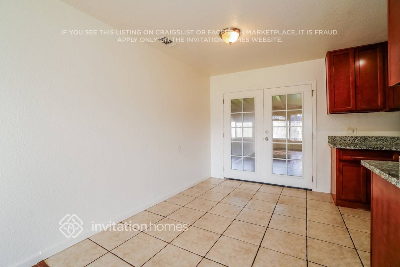 2124 Winafred St - Photo 5 of 17